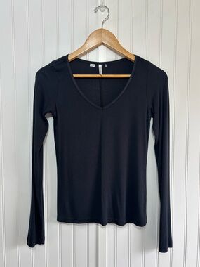 Travis Mathew Favorite Day Black Ribbed V Neck Long Sleeve Top XS
